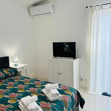 The House Fiera Di Roma Aeroporto Fiumicino Bed & Breakfast Ponte Galeria Exterior photo