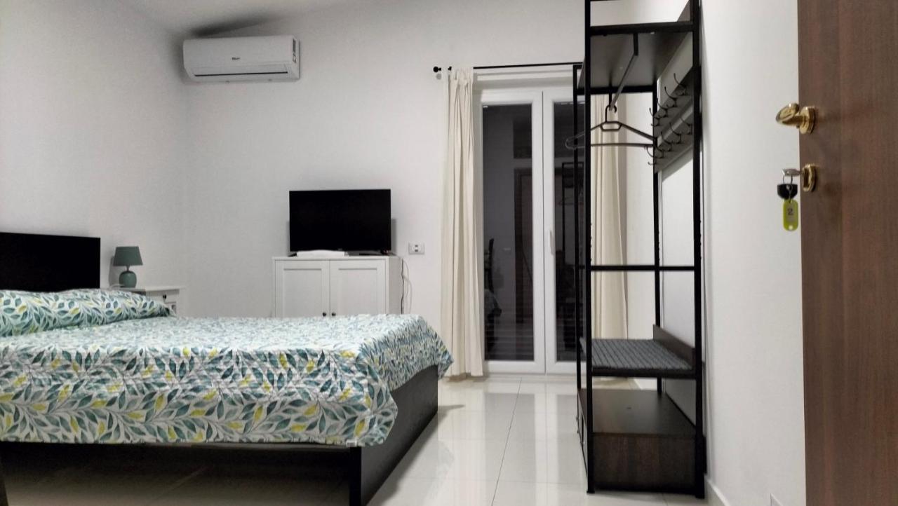 The House Fiera Di Roma Aeroporto Fiumicino Bed & Breakfast Ponte Galeria Exterior photo